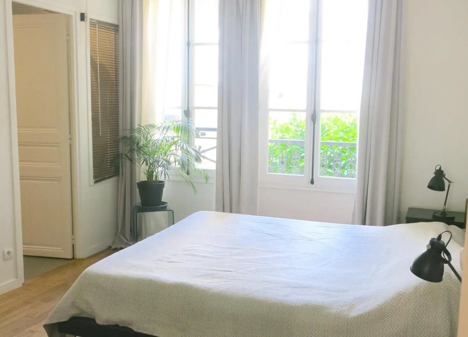 Roommate Share Colocation 1 Bedroom In Two Bedroom Luxe Marais Bretagne Citycosy Apartment Paris