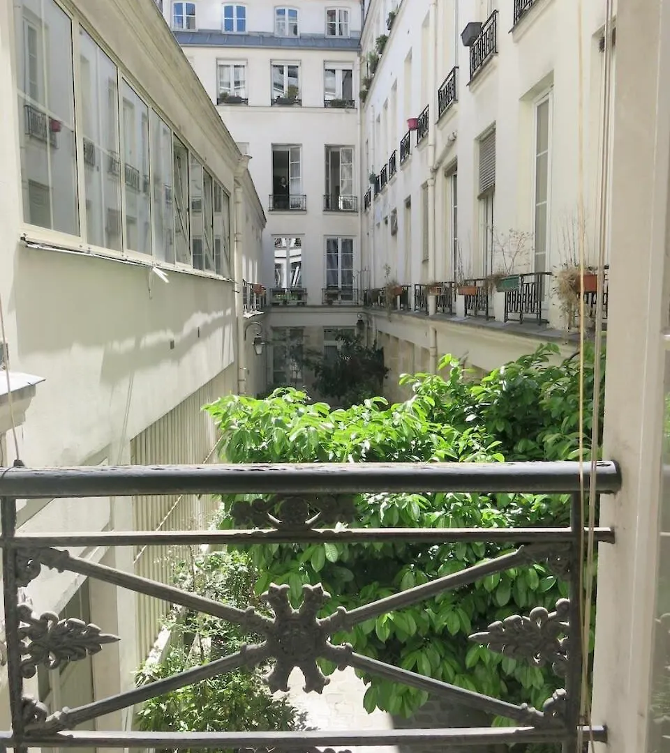 Roommate Share Colocation 1 Bedroom In Two Bedroom Luxe Marais Bretagne Citycosy Apartment Paris